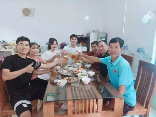 Nhờ có ngoại hình nổi bật cũng thành tích học tập ấn tượng mà cô nàng Quế Linh được nhiều cư dân mạng khuyên đi thi Hoa hậu.