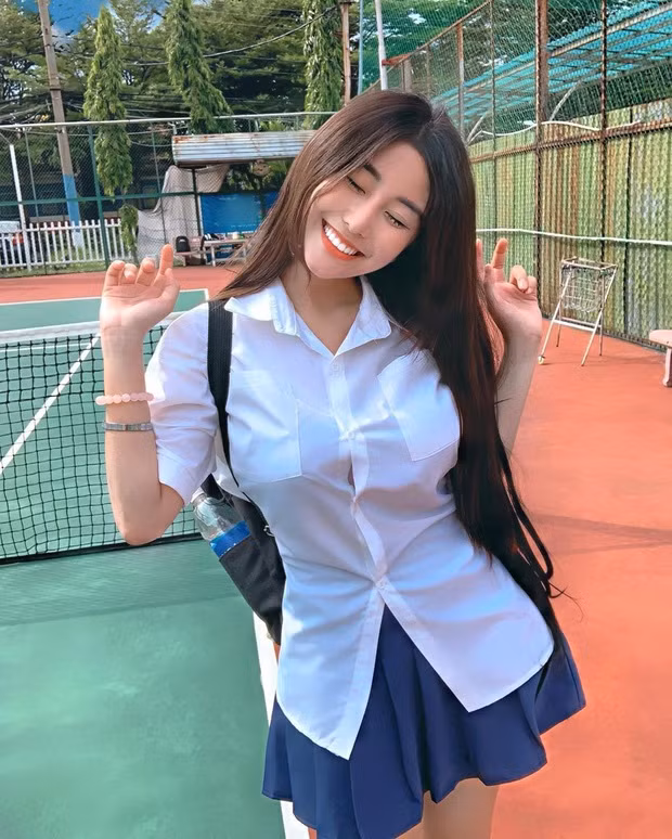 Võ Ngọc Trân nổi tiếng là hot girl Sài thành sở hữu sắc vóc xinh đẹp, gợi cảm.