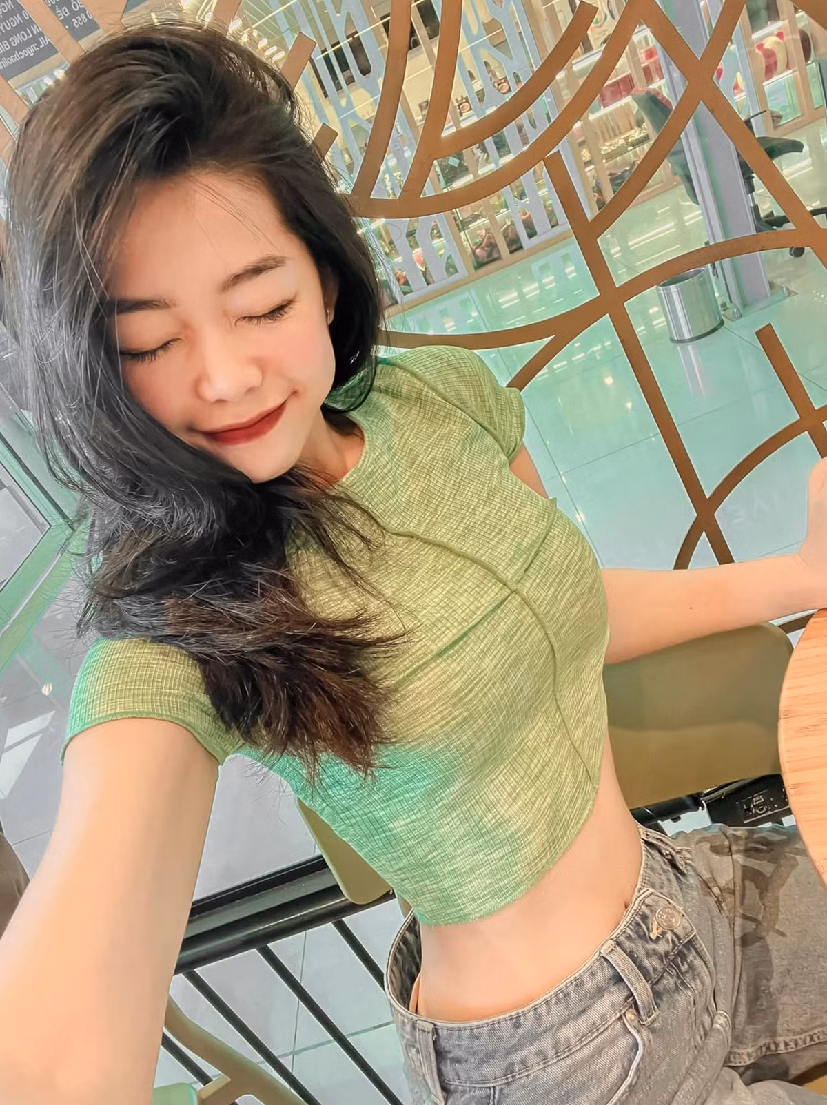 Trong dàn hot girl TikTok hiện nay Nguyễn Bích Uyển My là cái tên không hề lạ lẫm với cả cộng đồng mạng.
