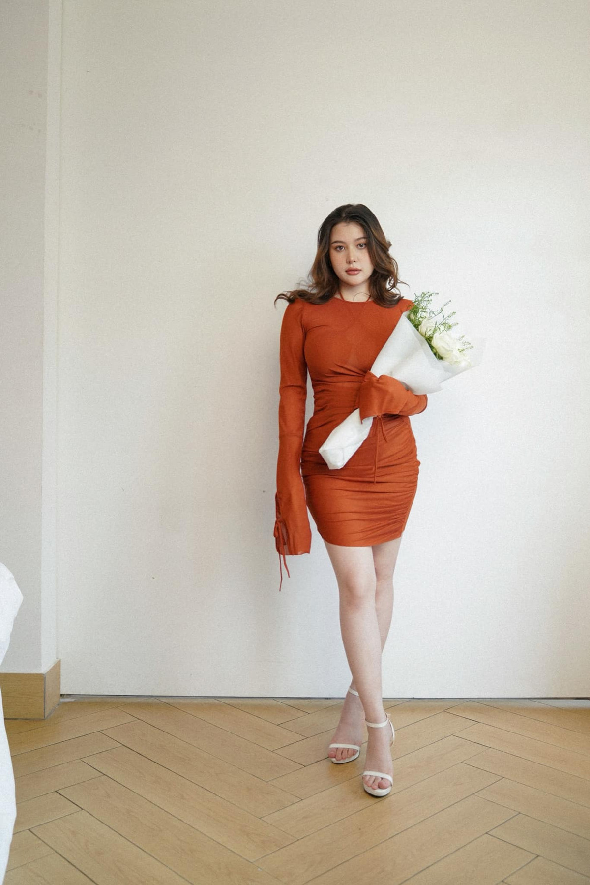 Mới đây, Sunna có cập nhật hình ảnh trên trang cá nhân khoe ảnh mẹ bỉm sữa gần 3 tháng sau sinh. Nàng hot girl lai vẫn vô cùng xinh đẹp với gương mặt cân đối, thân hình nở nang.