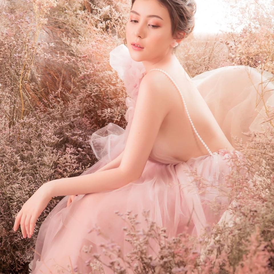 Trong khi các hot girl khác đều đi theo kiểu mẫu vóc dáng gầy gò thì Sunna lại nổi bật với vẻ ngoài đầy đặn rất riêng. Ảnh: FBNV