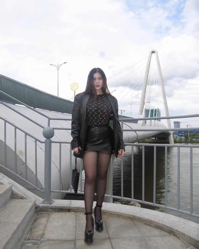 Nàng hot girl lai đã kết hôn và sinh con đầu lòng vào tháng 3/2022, những hình ảnh mới sau sinh của cô nàng nhận về nhiều sự quan tâm, đặc biệt nhan sắc thăng hạng của cô trở thành tâm điểm.