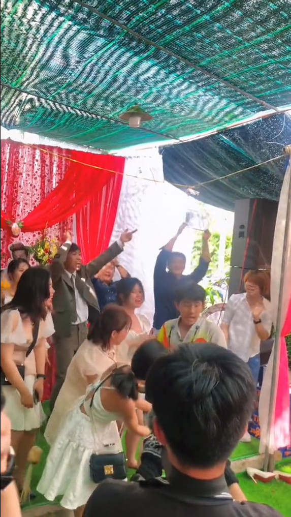 Cư dân mạng khẳng định buổi tiệc này đúng chuẩn một fandom mini của Big Bang. Ảnh: Tổng hợp