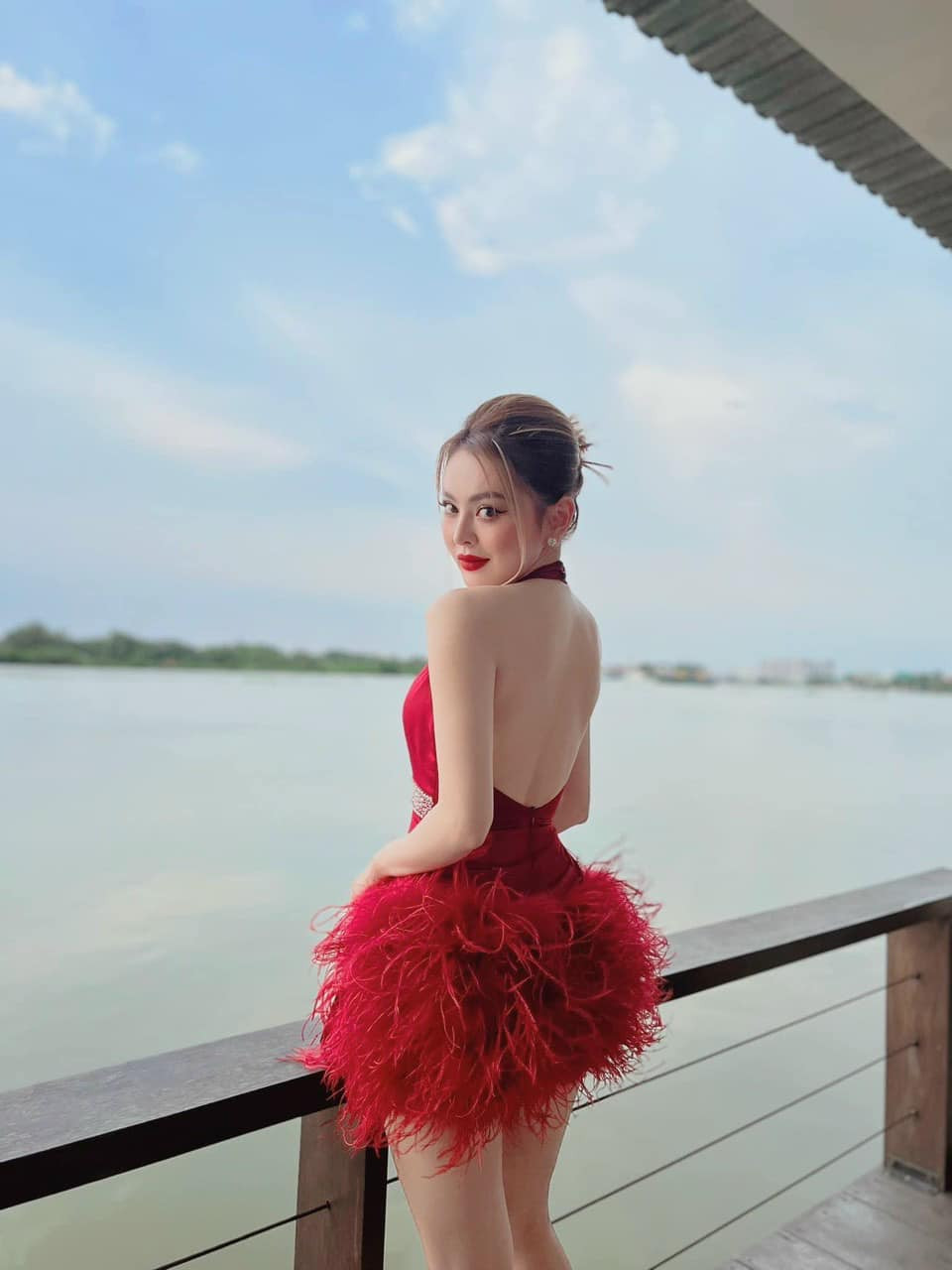 Từ vụ ẩu đả gây xôn xao đó, cuộc sống đời tư cũng như nhan sắc của hot girl Trang Nemo luôn được cư dân mạng đặc biệt để tâm đến.