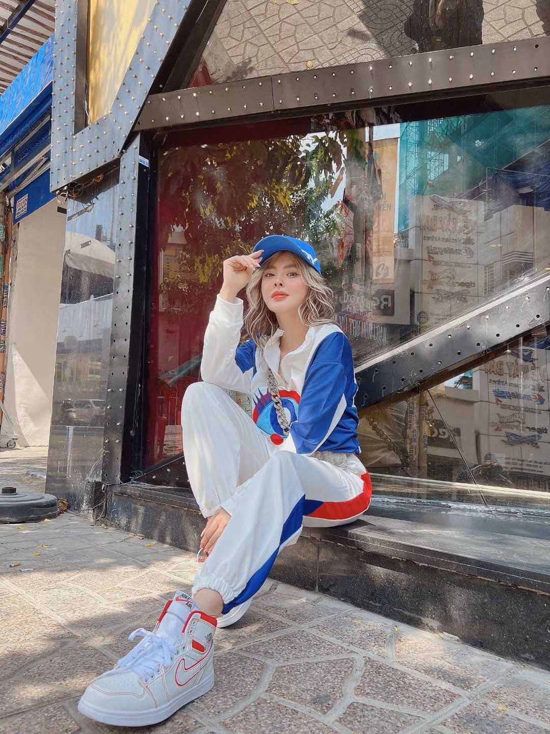 Trang Nemo bất ngờ nổi lên từ vụ ẩu đả với hot girl Trần My, chủ đề này từng khiến cộng đồng mạng không ngừng xôn xao bàn tán một thời gian dài.