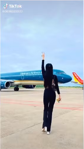 Nữ TikToker này sử dụng clip và đăng lên MXH TikTok, thu về vô cùng nhiều lượt tim, lượt follow cho nick cá nhân của mình.