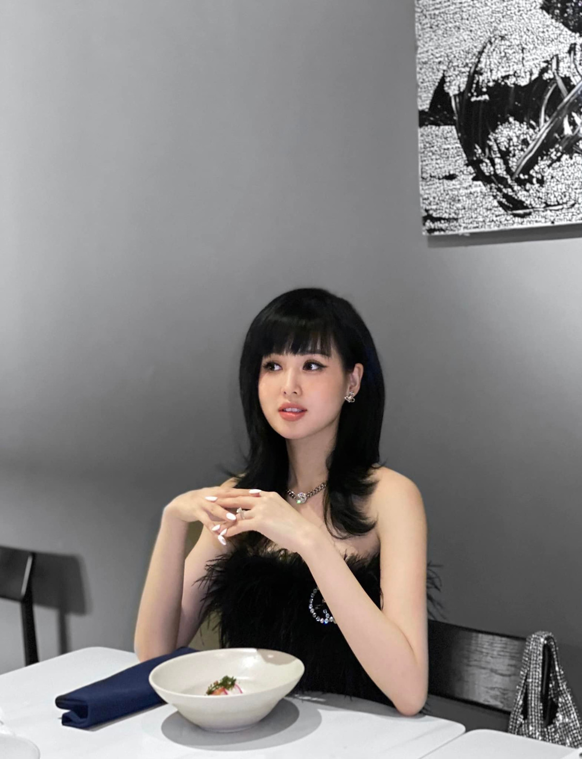 Chẳng những gây ấn tượng bởi nhan sắc xinh đẹp cùng gương mặt thanh tú, Tâm Tít còn sở hữu vóc dáng ngày càng gợi cảm hơn.