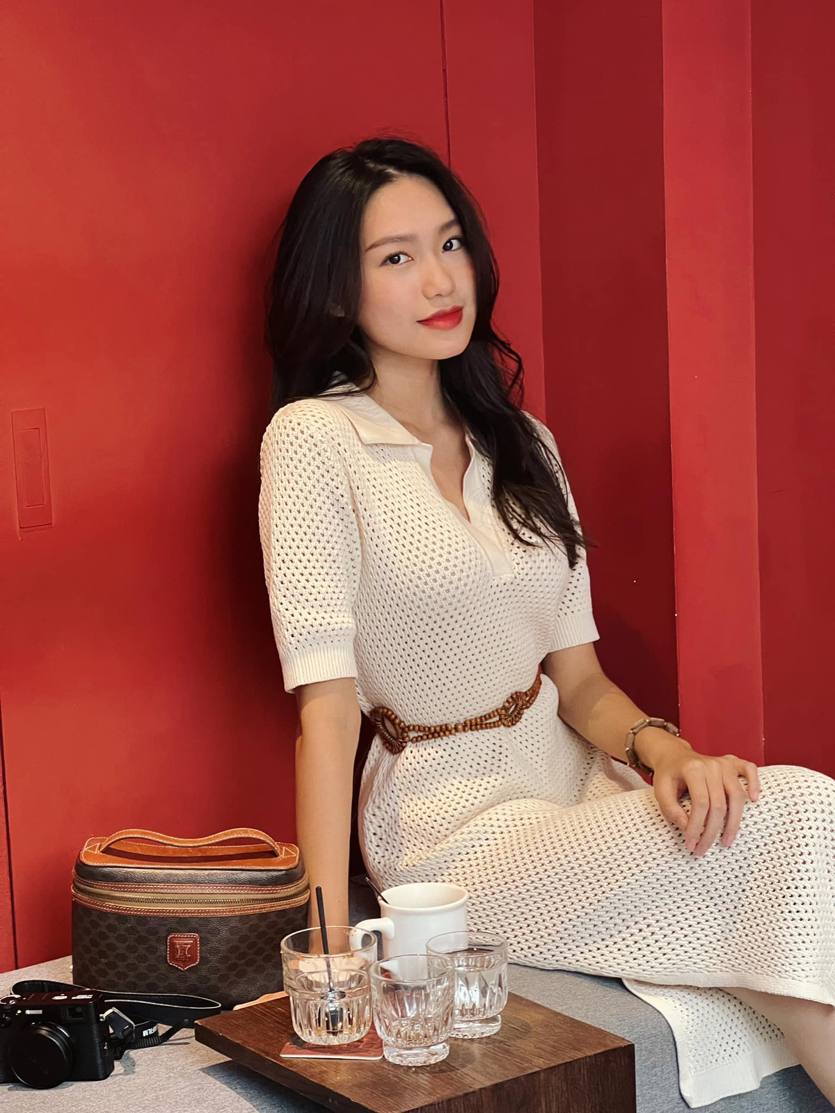 Ngoài việc chơi tốt piano từ nhỏ, cô cũng có năng khiếu hát, vẽ và múa.