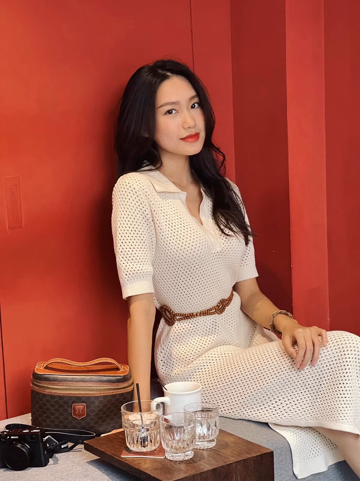 Ngoài việc chơi tốt piano từ nhỏ, cô cũng có năng khiếu hát, vẽ và múa.