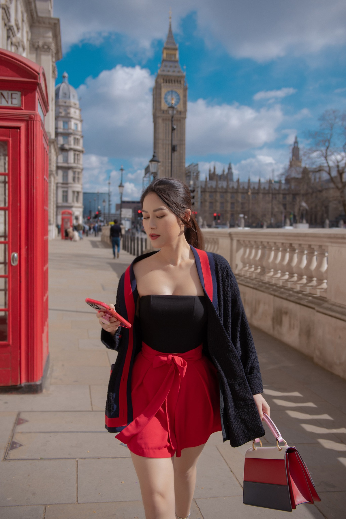 Ngọc Thanh Tâm sinh năm 1993, cô sở hữu cuộc sống đáng mơ ước với hàng hiệu chất đống, những chuyến du lịch xa xỉ,...