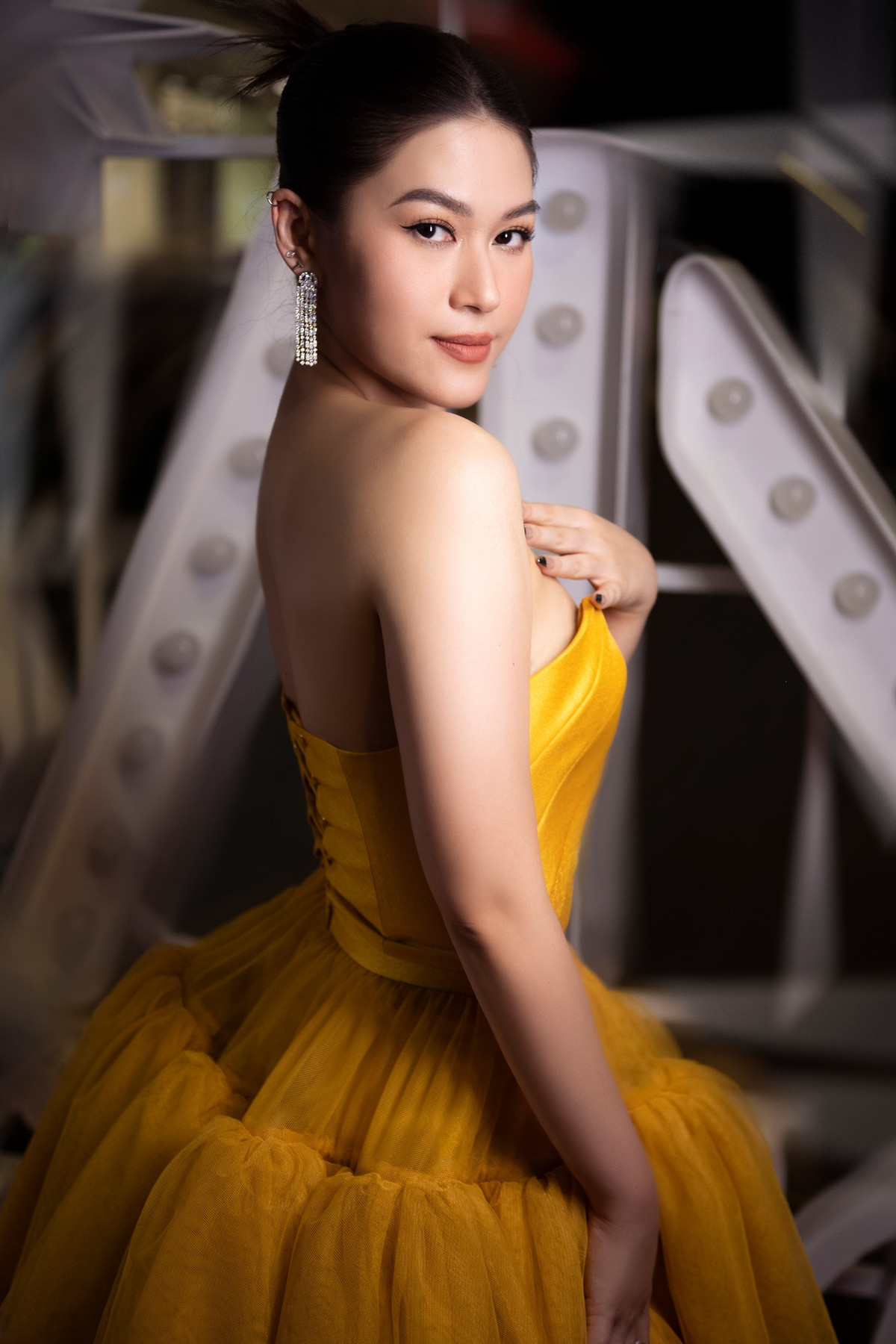 Vừa qua, Ngọc Thanh Tâm đã chính thức bước sang tuổi 29. Cô cũng thực hiện bộ ảnh hồi xuân với phong cách vô cùng nhí nhố.