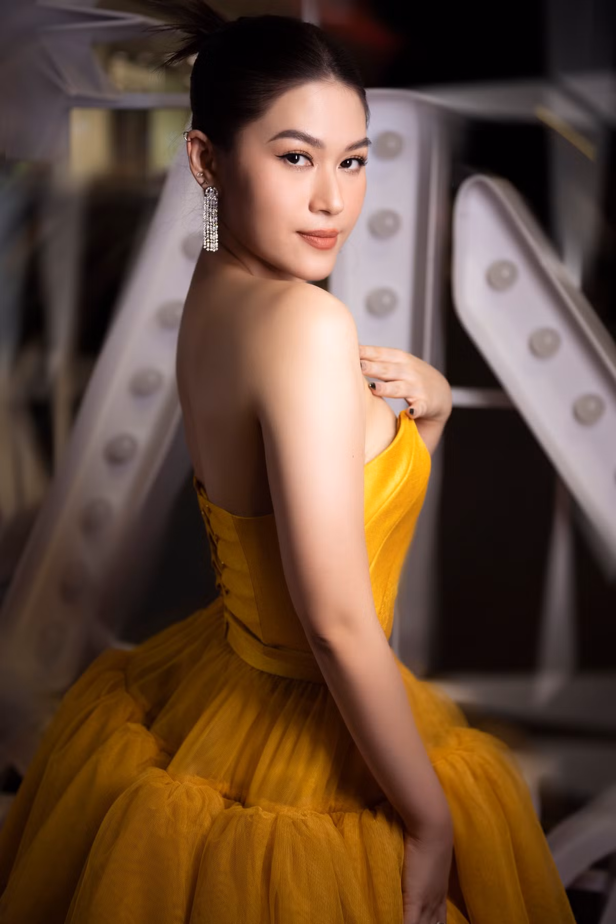 Vừa qua, Ngọc Thanh Tâm đã chính thức bước sang tuổi 29. Cô cũng thực hiện bộ ảnh hồi xuân với phong cách vô cùng nhí nhố.