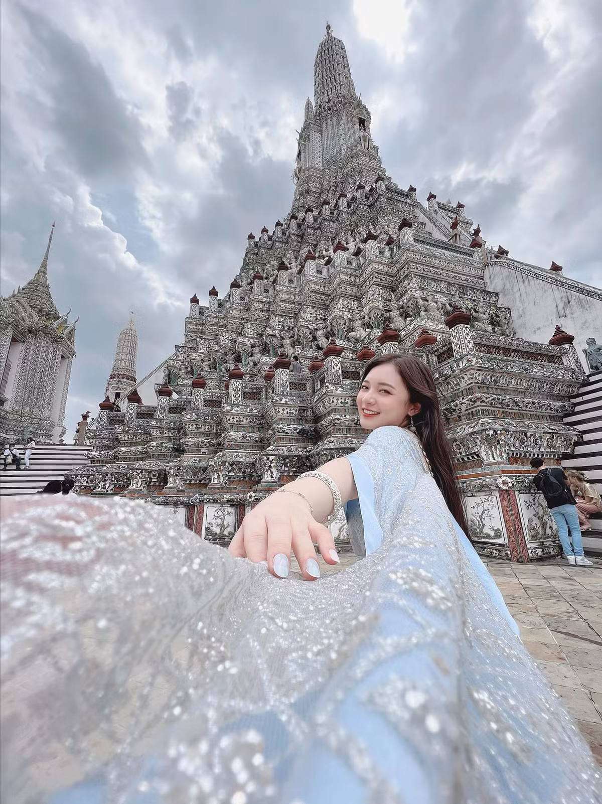 Không thể phủ nhận, vẻ ngoài khả ái cũng là một trong những yếu tố thu hút công chúng của Phương Thảo.