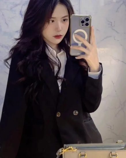 Vẻ đẹp đời thường của hot girl Đà Nẵng này khiến nhiều người "vừa nhìn đã yêu". Ảnh: FBNV