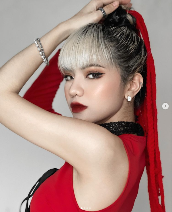 CiiN được cư dân mạng nhận định lúc make up lên đồ rất giống với Lisa - thành viên nhóm Blackpink Hàn Quốc.