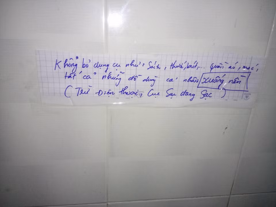 Loạt hình ảnh về nội quy phòng trọ này sau khi đăng tải lên MXH đã nhận về vô số lượng tương tác. Hầu hết đều cười thích thú với sự cẩn thận của các bạn sinh viên.