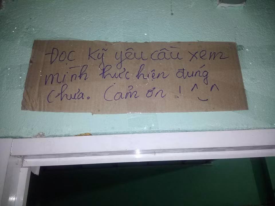 Bên cạnh những bình luận tỏ ra thú vị, hài hước, một số ý kiến phàn nàn liệu có nhất thiết phải ở quá sạch và kỹ tính đến ngột ngạt với nhau như vậy không?