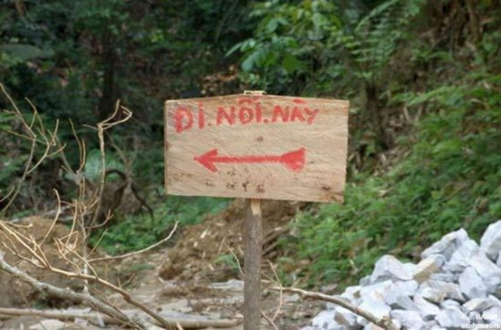 Bảng chỉ dẫn này khiến người qua đường nhìn là biết "uy tín" cỡ nào rồi.