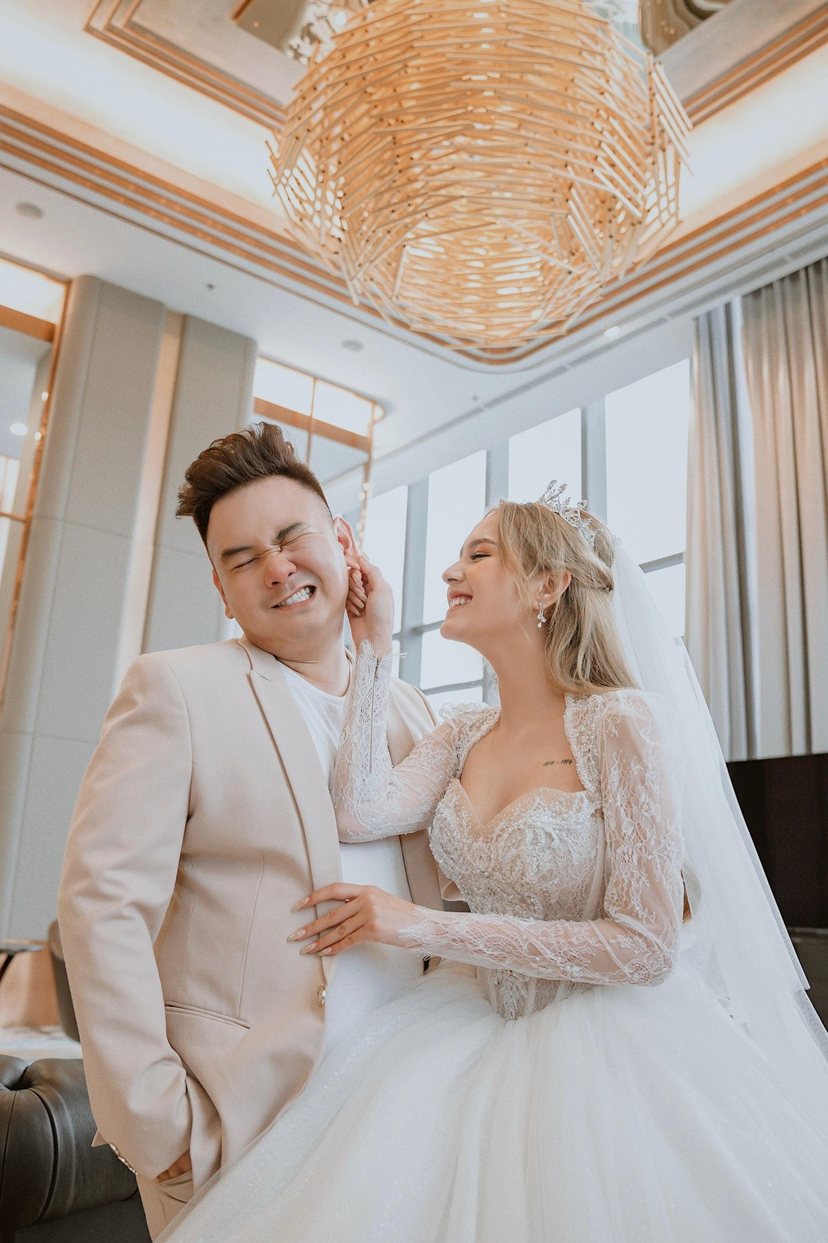 Từ động thái này cho thấy, gái xinh 2K không còn gay gắt khi bị hỏi về những chuyện nhạy cảm thế này.