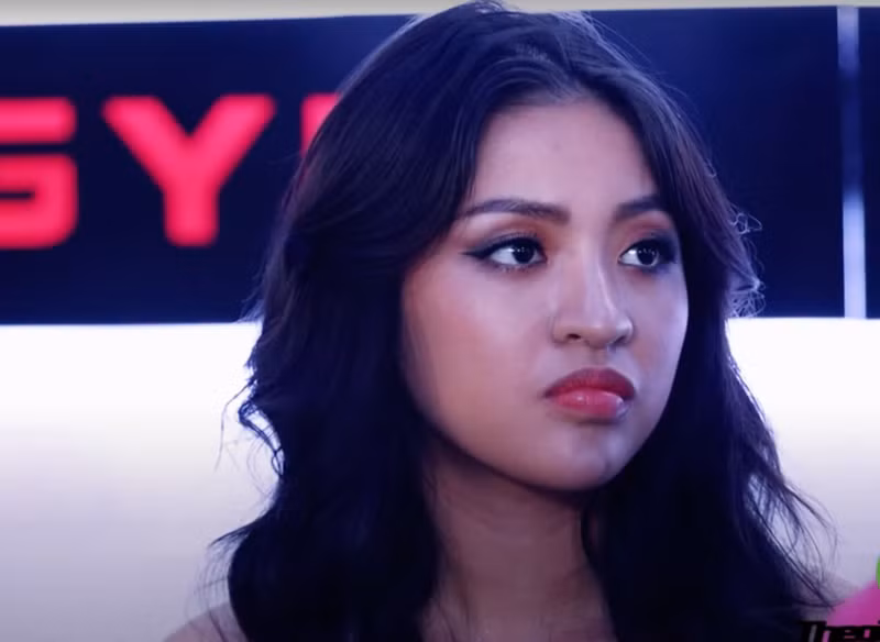 Không những gương mặt bị săm soi, Thanh Tâm còn để lộ vòng eo ngấn mỡ khi tham gia cuộc thi này.