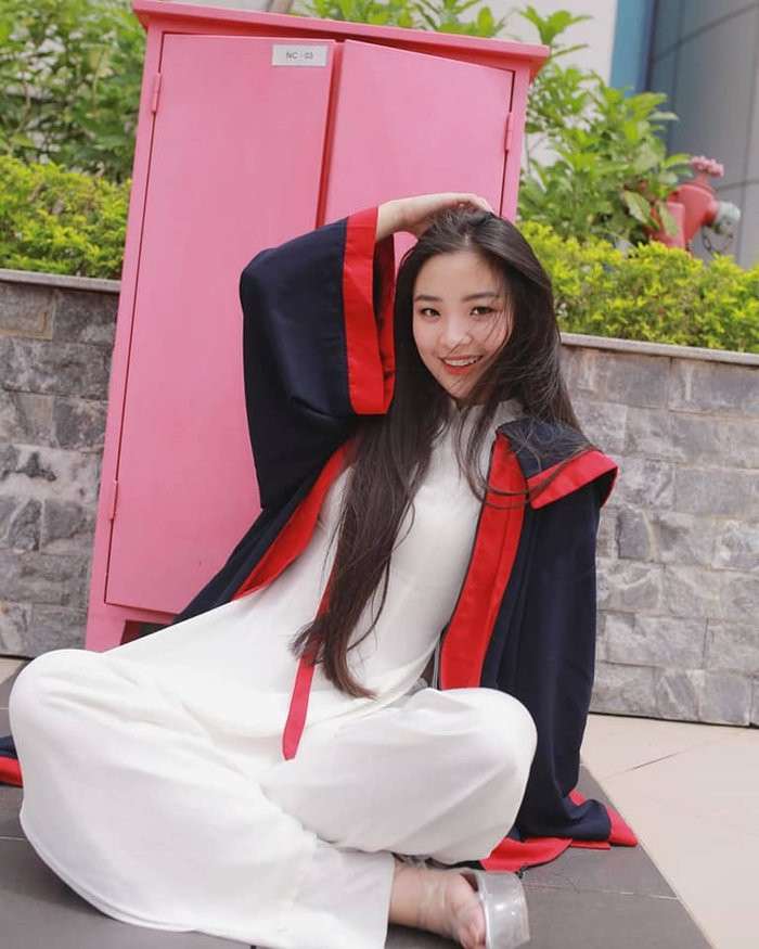 Trở thành cô gái được chú ý tại trường sau một đêm, Hồng Hạnh cảm thấy rất vui và tự hào. Tân hoa khôi ước mơ có thể sẻ chia, lan tỏa, trở thành hình mẫu tốt đẹp trong tương lai đối với các bạn học sinh, sinh viên. Giải thưởng này giúp 9X nhìn nhận lại bản thân và trau dồi những kỹ năng, kiến thức mình còn thiếu.