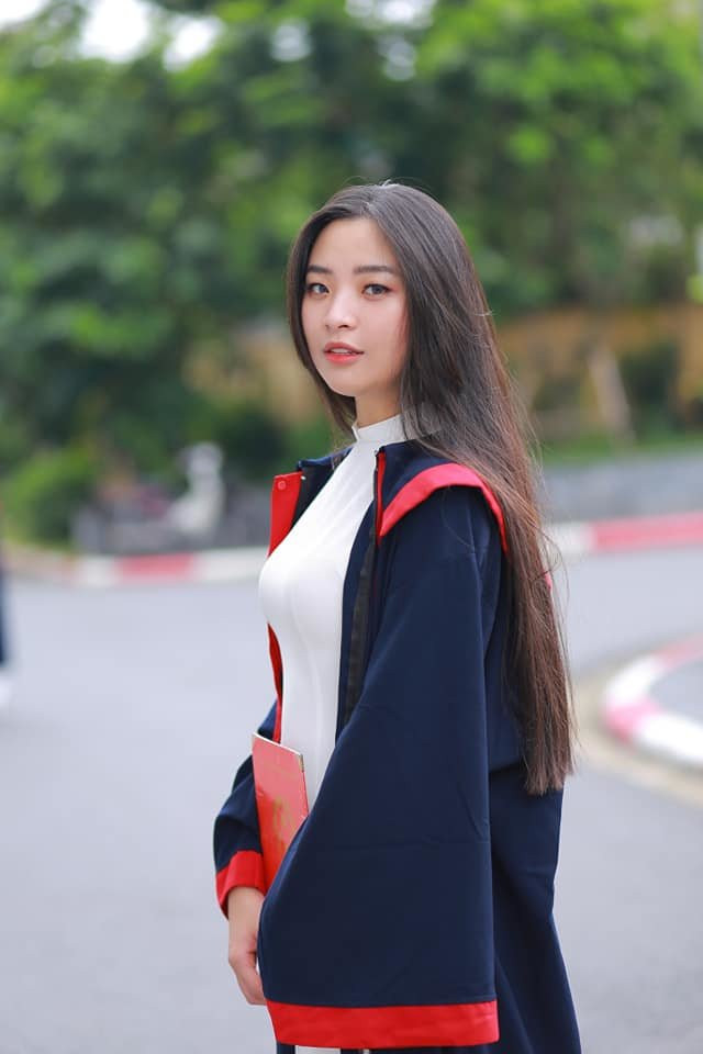 Hồng Hạnh đang tích cực tham gia vào các hoạt động cộng đồng, nâng cao nhận thức của mọi ng về phát triển kinh tế phải đi kèm với bảo vệ môi trường nhằm quảng bá hình ảnh một ĐH KTQD thân thiện, năng động, tài năng và cùng tay bảo vệ môi trường xanh sạch đẹp.