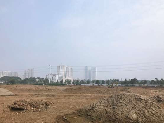 Theo tờ Reatimes, ngày 10/10/2016, ở khu dự án này bất ngờ làm lễ động thổ công trình công viên hồ điều hòa Phùng Khoang, được thiết kế theo phong cách sân golf cao cấp. Tuy nhiên, ghi nhận thực tế của PV Kiến Thức ngày 25/6/2019, những hạng mục bên trong khu đất này vẫn chưa đâu vào đâu...