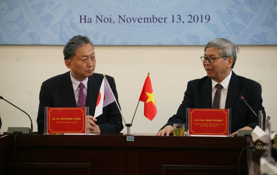 Nguyen Thu tuong Nhat Ban Hatoyama Yukio tham va lam viec tai Lien hiep Hoi Viet Nam