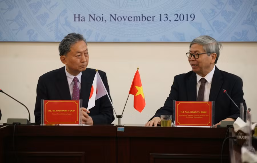 Nguyen Thu tuong Nhat Ban Hatoyama Yukio tham va lam viec tai Lien hiep Hoi Viet Nam