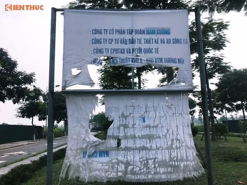 Nam Cuong “om dat ngu quen“: Ba chu Tap doan giau co co nao?-Hinh-3