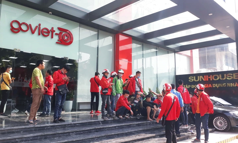 Lo nguyen nhan khien nhieu tai xe tat ung dung, dinh cong o tru so Go-Viet Ha Noi?