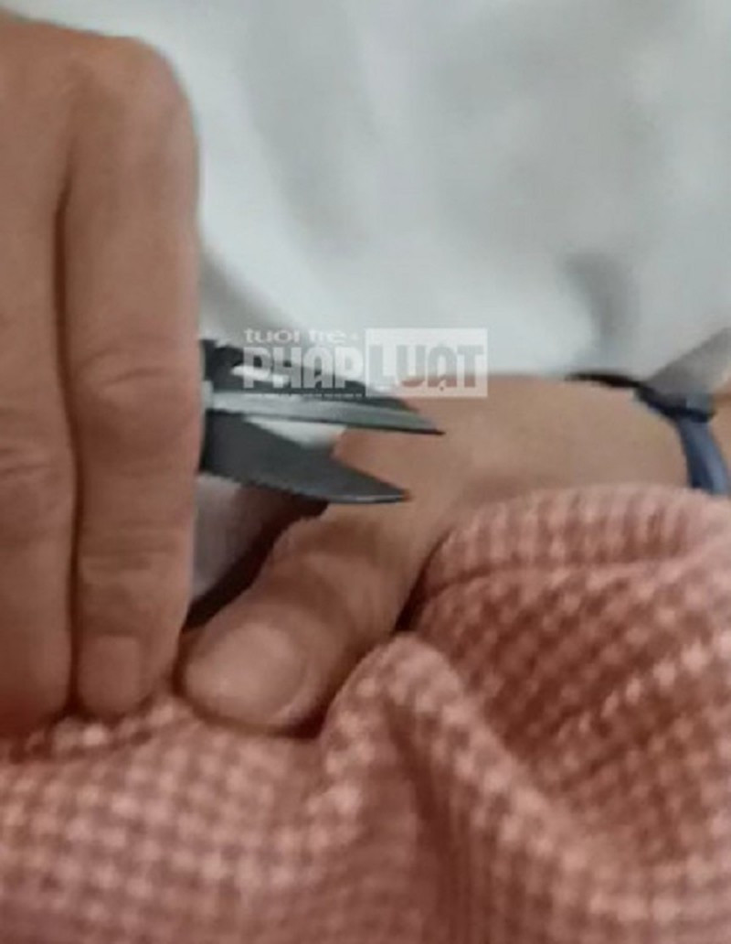 SEVEN.am bi to nhap hang Trung Quoc roi cat mac: 