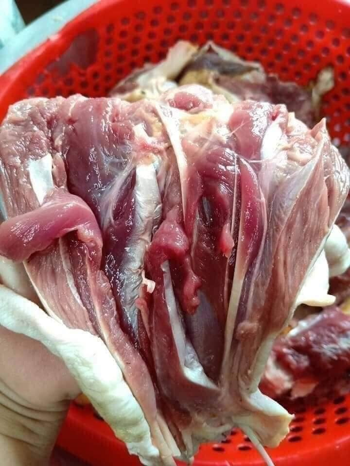 Bi mat loai thit ga la chuyen nau gia cay gay sot khap cho