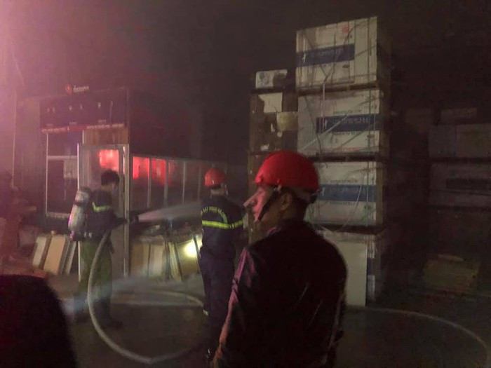 “Ba hoa” thieu rui kho hang chua gach cua cong ty van tai