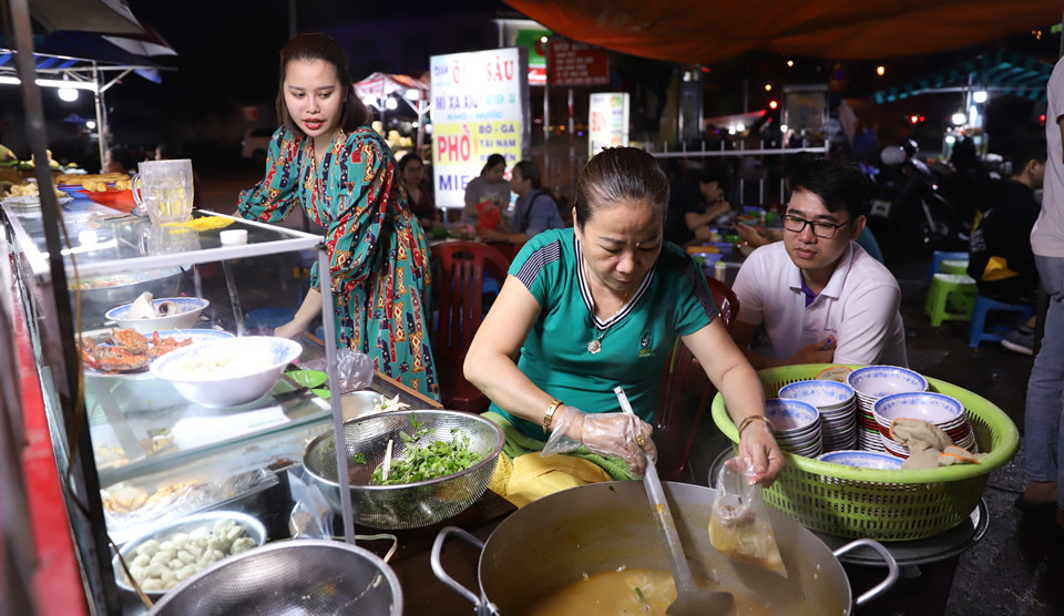 Nhieu y kien doi voi viec bo sung “ho kinh doanh” vao Luat Doanh nghiep sua doi