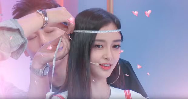 So huu vong eo sieu nho, 'me bim sua' AngelaBaby gay choang-Hinh-2