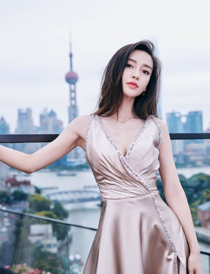 So huu vong eo sieu nho, 'me bim sua' AngelaBaby gay choang-Hinh-8