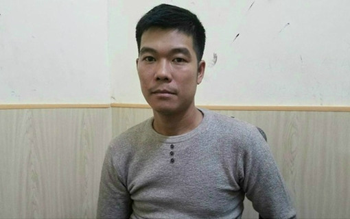 Ngay sau khi có lời khai của Phạm Xuân Trường, tổ trinh sát liên hệ với Công an TP Móng Cái và Đồn Biên phòng cửa khẩu tại đây đề nghị phối hợp truy tìm đối tượng. Tới đêm 12/11/2018, lực lượng truy bắt nhận được thông tin một thuyền gỗ đang chuẩn bị di chuyển và trên thuyền có một nam giới đặc điểm giống như Vũ Thế Thuỳ. Kế hoạch vây bắt đối tượng được triển khai ngay. Khi các trinh sát áp sát chiếc thuyền gỗ, một thanh niên trên mũi thuyền chạy vội về phía cuối. Xác định đó chính là Vũ Thế Thuỳ, tổ công tác đã nhanh chóng áp sát khoá tay, bắt gọn. 