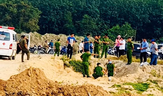 Nạn nhân là nữ giới, cao khoảng 1,56m bị cháy sâu tới 70% và đã bị than hóa nên không thể nhận diện. Trên cổ nạn nhân có vết thương sâu, mép cắt sắc gọn. Bàn tay phải cũng có một vết cắt khá dài, mép đều cháy chứng tỏ đã bị gây ra trước khi bị đốt. Ngay sau khi có thông báo truy tìm tung tích nạn nhân, một người đàn ông đã hốt hoảng tới Công an huyện Tiên Lãng trình báo con gái ông là Nguyễn Thị Hằng, sinh năm 1989, trú tại thôn Khôi Vĩ Thượng, xã Quang Phục mất tích đã 2 ngày nay. (Ảnh minh họa, nguồn internet) 