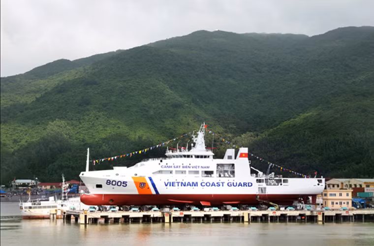 Tàu có lượng giãn nước đến 2.400 tấn, hoạt động trong các vùng biển và thềm lục địa Việt Nam với tầm hoạt động không hạn chế, trong điều kiện gió cấp 12. Tàu có thể hoạt động liên tục trên biển 40 ngày đêm, tầm hoạt động 5.000 hải lý.