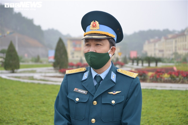 Don Tet tren bau troi cua chang phi cong tre Trung doan khong quan 921-Hinh-5