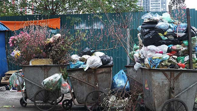 Cảnh tượng thường thấy sau mỗi dịp Tết. 