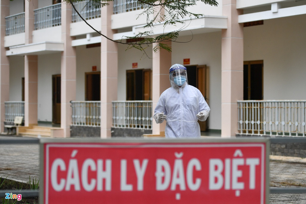 Thứ trưởng Nguyễn Trường Sơn cho biết trước diễn biến phức tạp của dịch Covid-19 tại TP.HCM, việc thành lập Bệnh viện dã chiến Củ Chi là bước đi quan trọng, kịp thời, chủ động của ngành y tế thành phố. Điều này có thể thấy rõ qua việc phải xây dựng cấp tốc bệnh viện dã chiến tại Đà Nẵng, Chí Linh (Hải Dương) hay Vân Đồn (Quảng Ninh). 