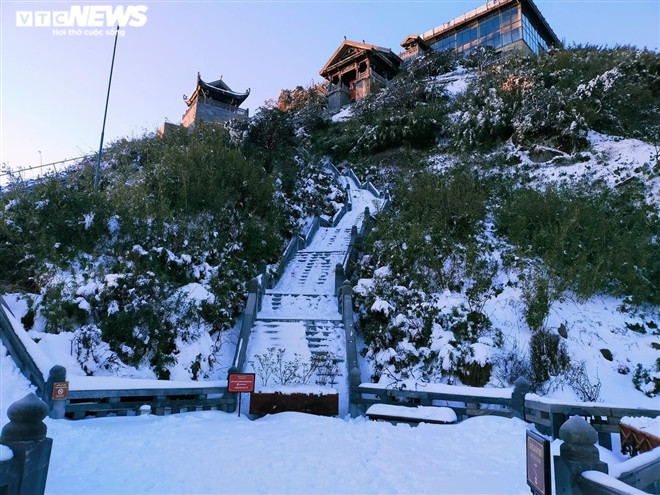 Ông Lưu Minh Hải dự báo trong những ngày tới trời nắng, ấm áp nên khó có khả năng xảy ra hiện tượng tuyết rơi, thời tiết những ngày Tết Nguyên đán thích hợp cho người dân du xuân. 