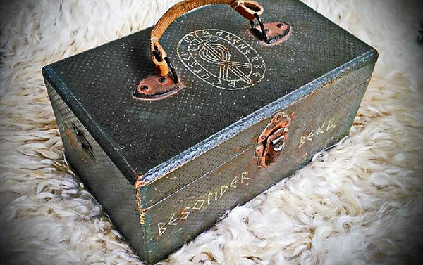 Tổ chức này ban đầu được tạo ra để nghiên cứu lịch sử và di sản của chủng tộc Aryan, được Hitler cho là tộc người “thượng đẳng” ở châu Âu trong quá khứ.