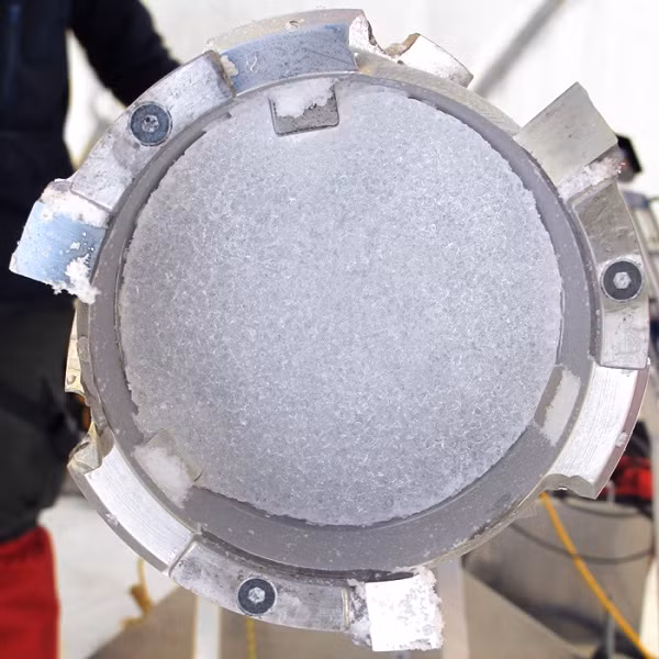 Và khi có tới 3 vụ phun trào núi lửa quá lớn diễn ra quá gần nhau, thời điểm sau năm 536 quả là khó sống. Cũng may là gần như mọi chuyện đều có thể được giải quyết bằng thời gian, mọi thứ đã trở lại bình thường để nhân loại tiếp tục sống.