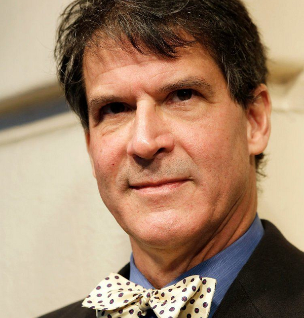 Bên cạnh đó, ông cũng tiết lộ chi tiết không kém phần bất ngờ. Người phụ nữ mà ông gặp khi cận kề cái chết lại là người chị ruột của mình - Betsy, người thân mà ông chưa từng biết tới.