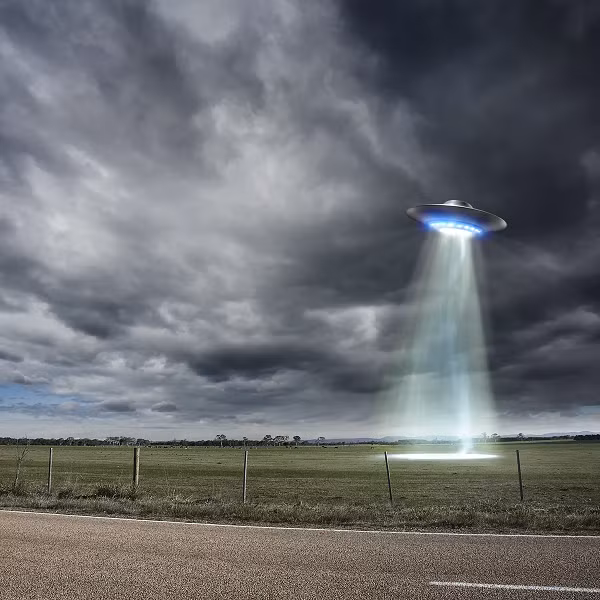 Ash Ellis - nhà lý thuyết âm mưu địa phương, chủ trang UFO Identified – chuyên đăng tải các câu chuyện và báo cáo về UFO cũng cho rằng, Yorkshire có nhiều căn cứ quân sự nên có thể thu hút các UFO.