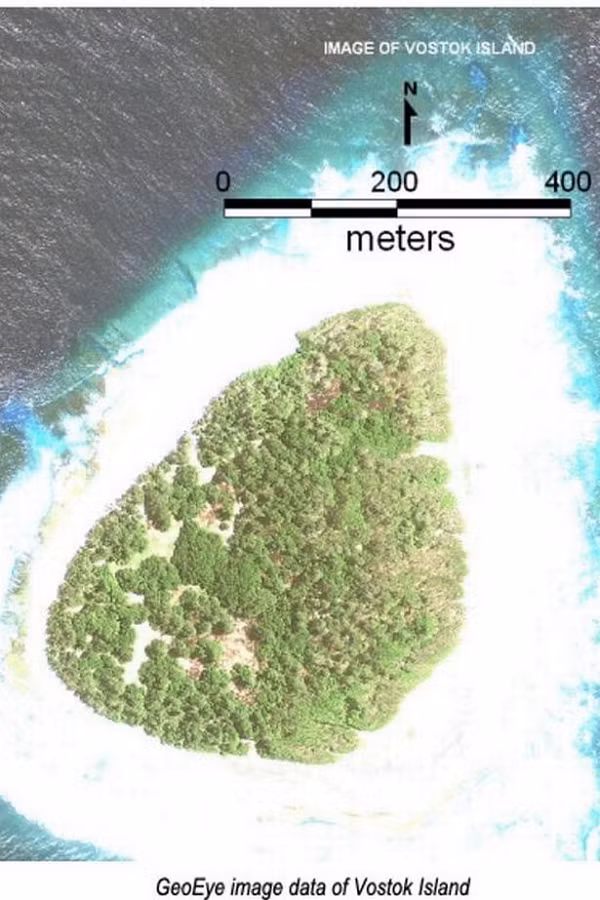 Hòn đảo lần đầu tiên được nhìn thấy vào năm 1820 bởi nhà thám hiểm người Nga.