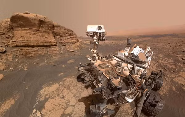 Do sao Hỏa không có mảng kiến tạo, các thành hệ địa chất hình thành cách đây hàng tỉ năm không thay đổi nhiều ở thời nay, cung cấp cho giới nghiên cứu cái nhìn hấp dẫn về lịch sử hành tinh và khả năng tồn tại sự sống trên sao Hỏa.